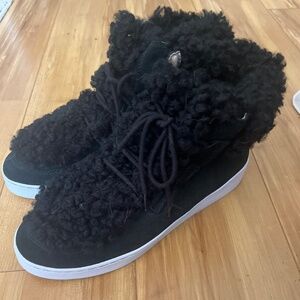 Vionic high top shoes